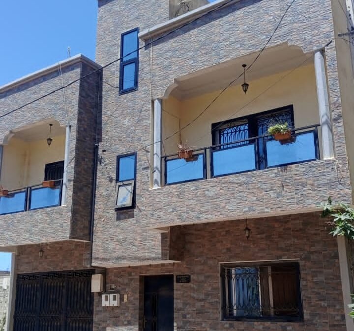 Villa 150m2 R+1 à Keurma Sarr